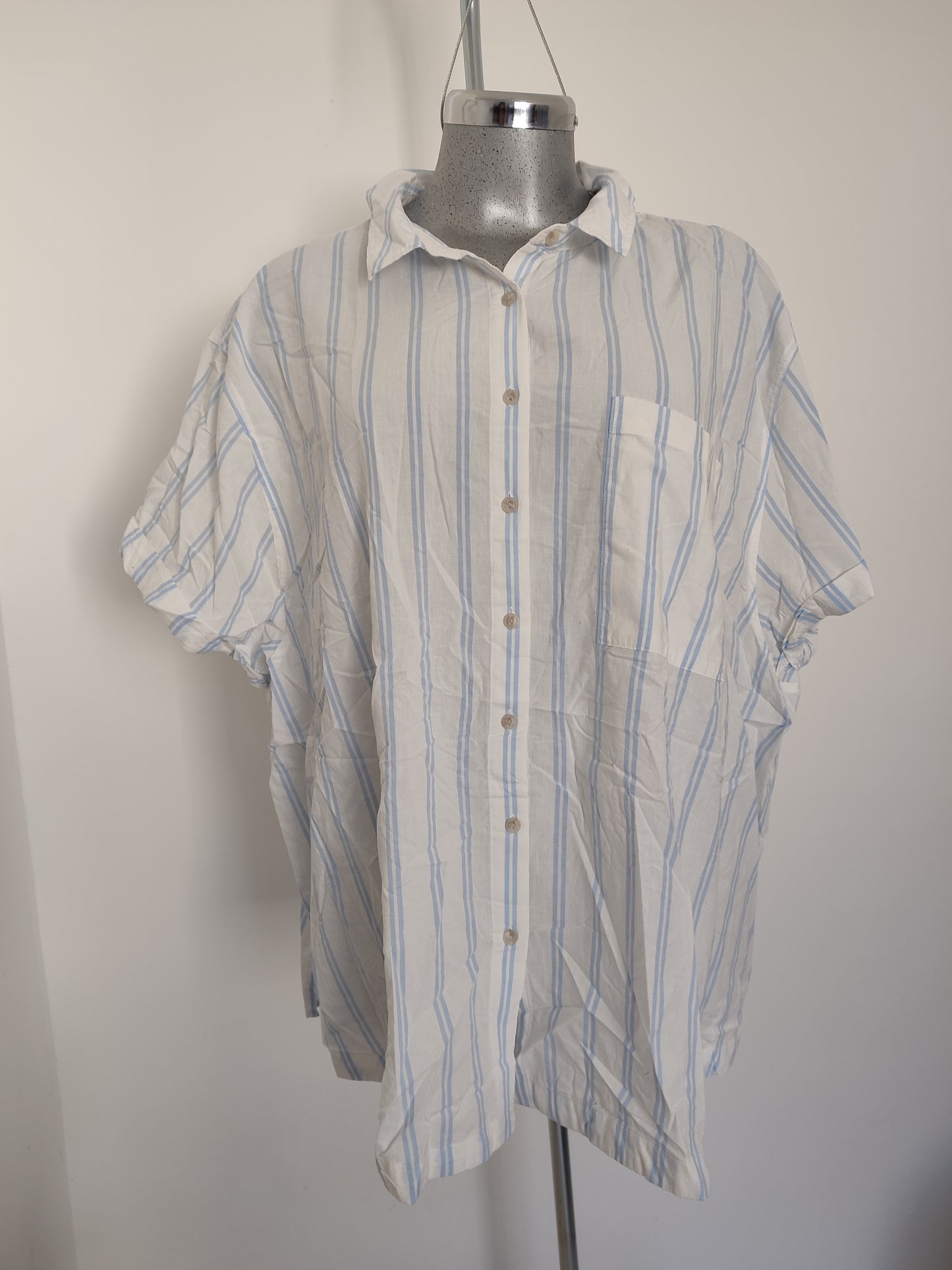 Camisa blanca con rayas azules 4XL